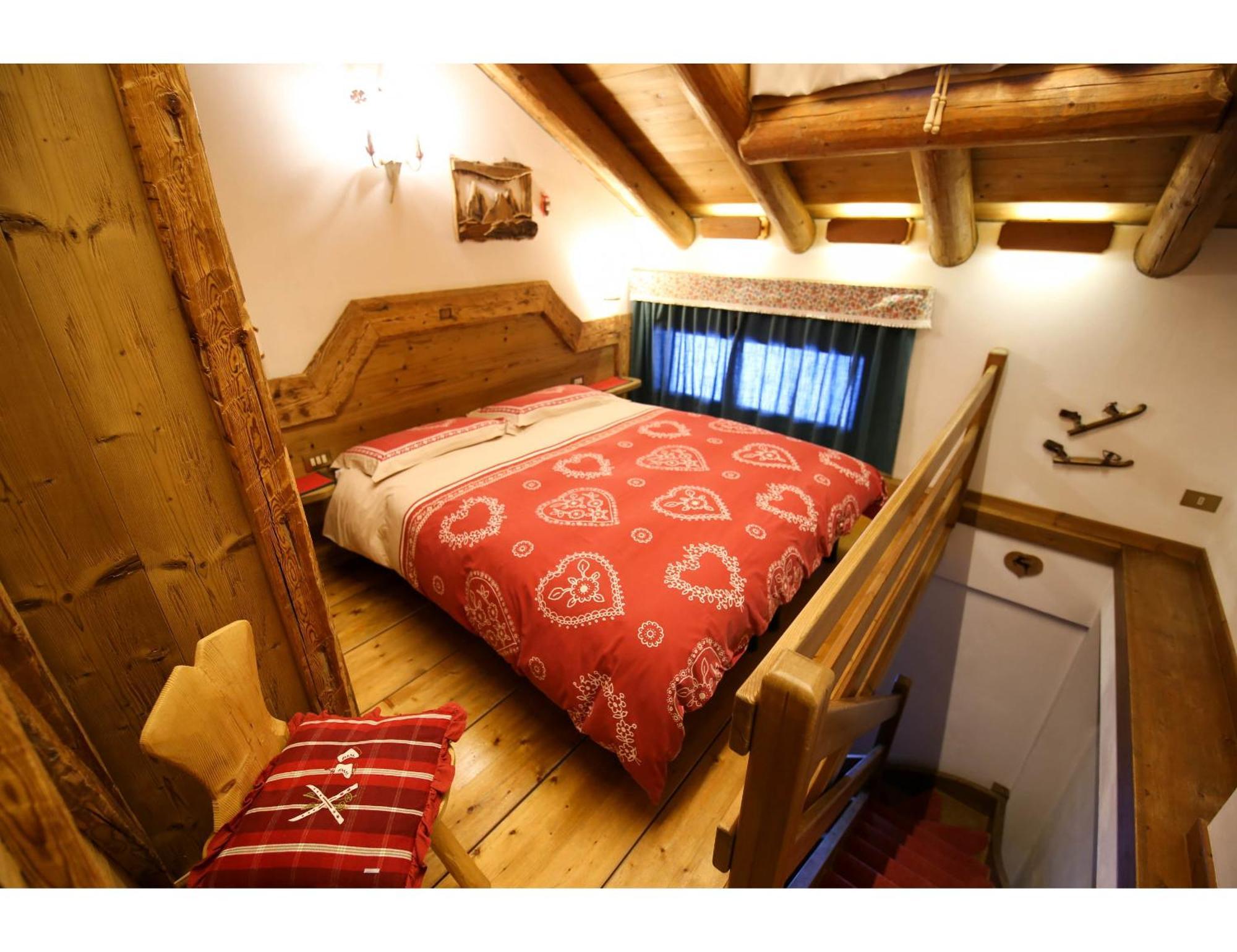 Cristallo & Faloria Suite Apartments Cortina d'Ampezzo Luaran gambar